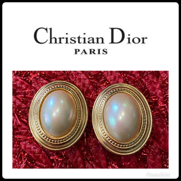 Dior Jewelry - Vintage Christian Dior pearl earrings🤩